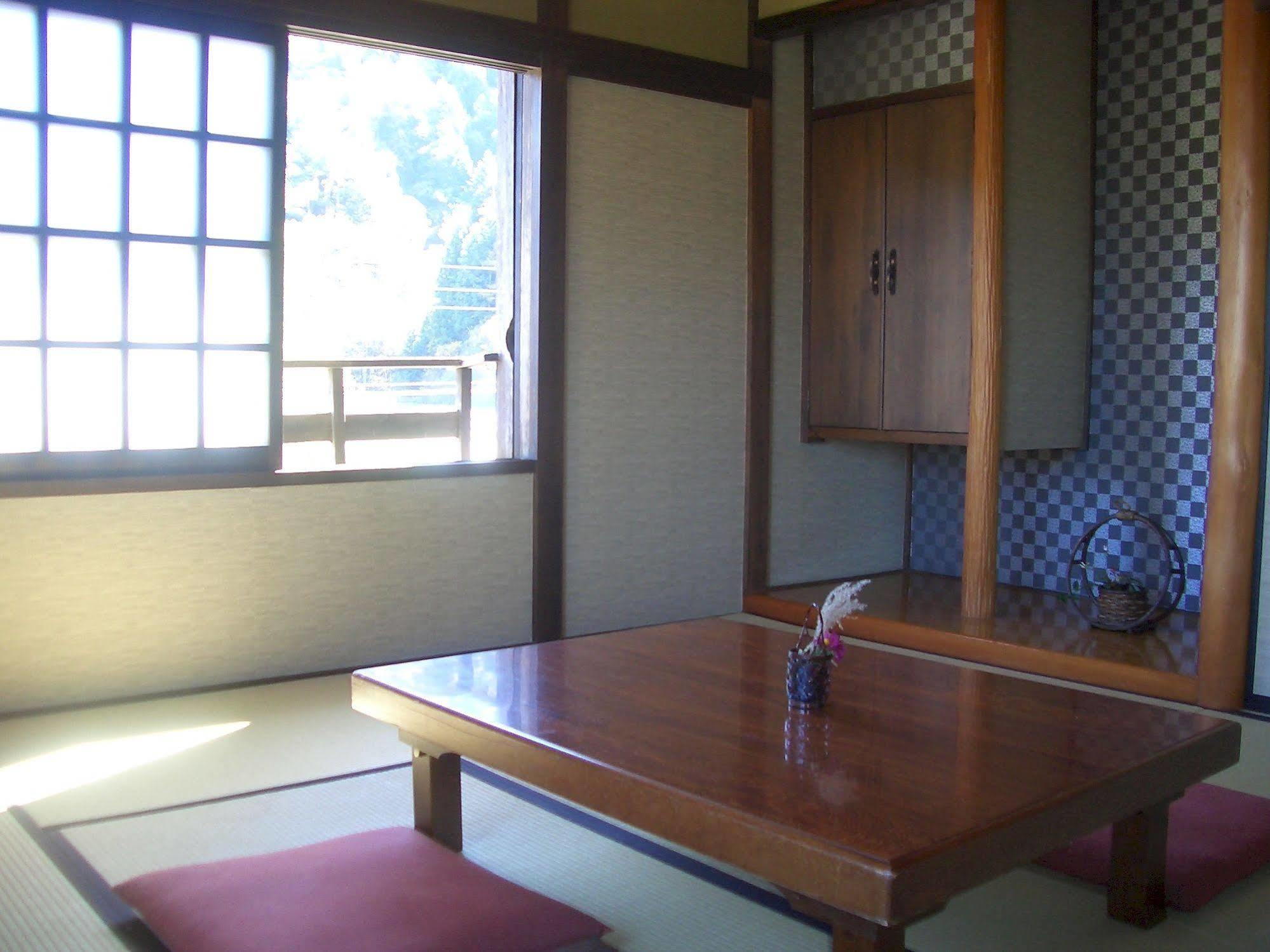 Shikitei Hotel Fujiyoshida Exterior photo